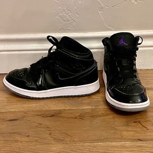 Jordan 1 Mid SE 'Space Jam' GS. Size 5Y